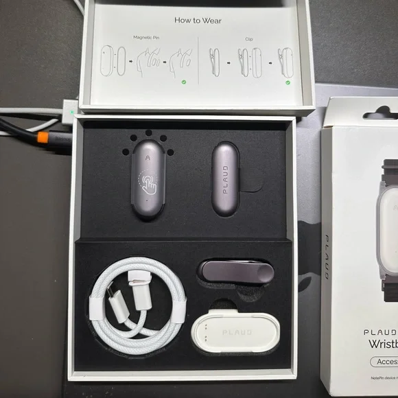 Plaud NotePin AI Voice Recorder – Brand New with Accessories - Picture 2 of 3